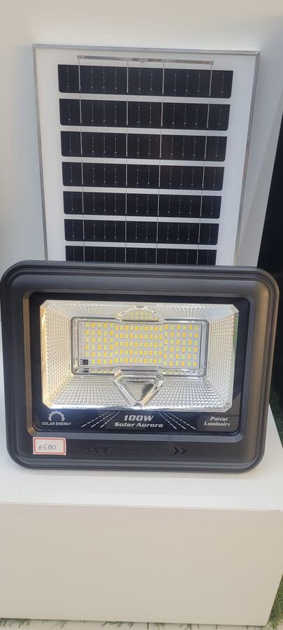 Solar Aurora 100W Solar Flood Light